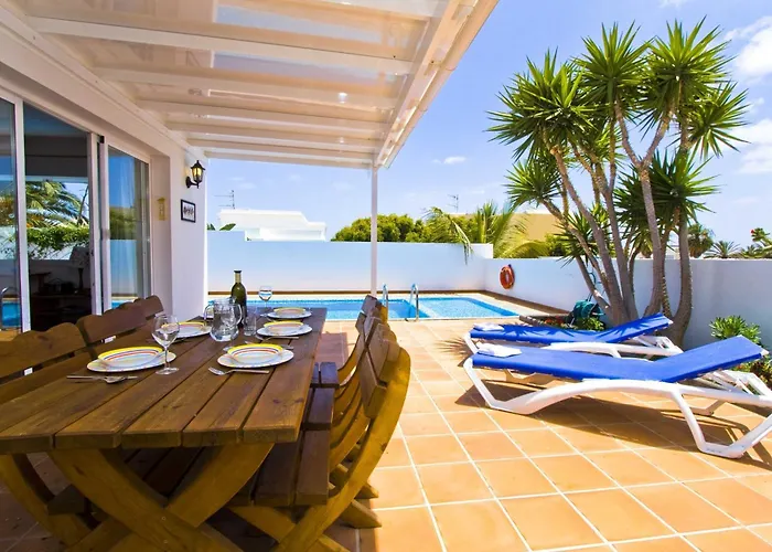Villa Lovely Mojones Casa Jasmine Heated Pool Short Walk To Puerto del Carmen (Lanzarote)